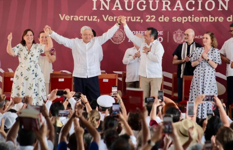 » UNIDOS TODOS » RECIBIERON AL PRESIDENTE DE MÉXICO EN EL PUERTO DE VERACRUZ